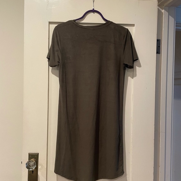 Z Supply suede army green t shirt dress w/ pocket - Picture 3 of 3